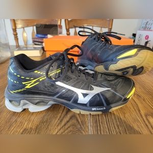 Mizuno Wave Lightning Shoes
